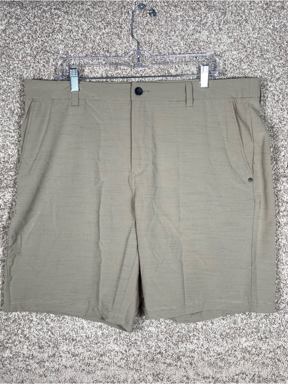 Vuori Pebble Shorts Men's 38 V399 Gravel Khaki Tan Micro Stripe Golf Travel